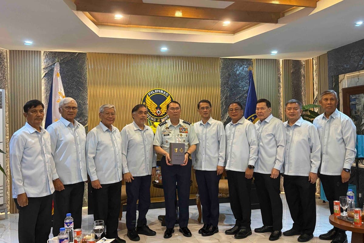Trustees of the Philippine Military Academy Foundation standing with the Commanding General of the Philippine Air Force during a courtesy call.